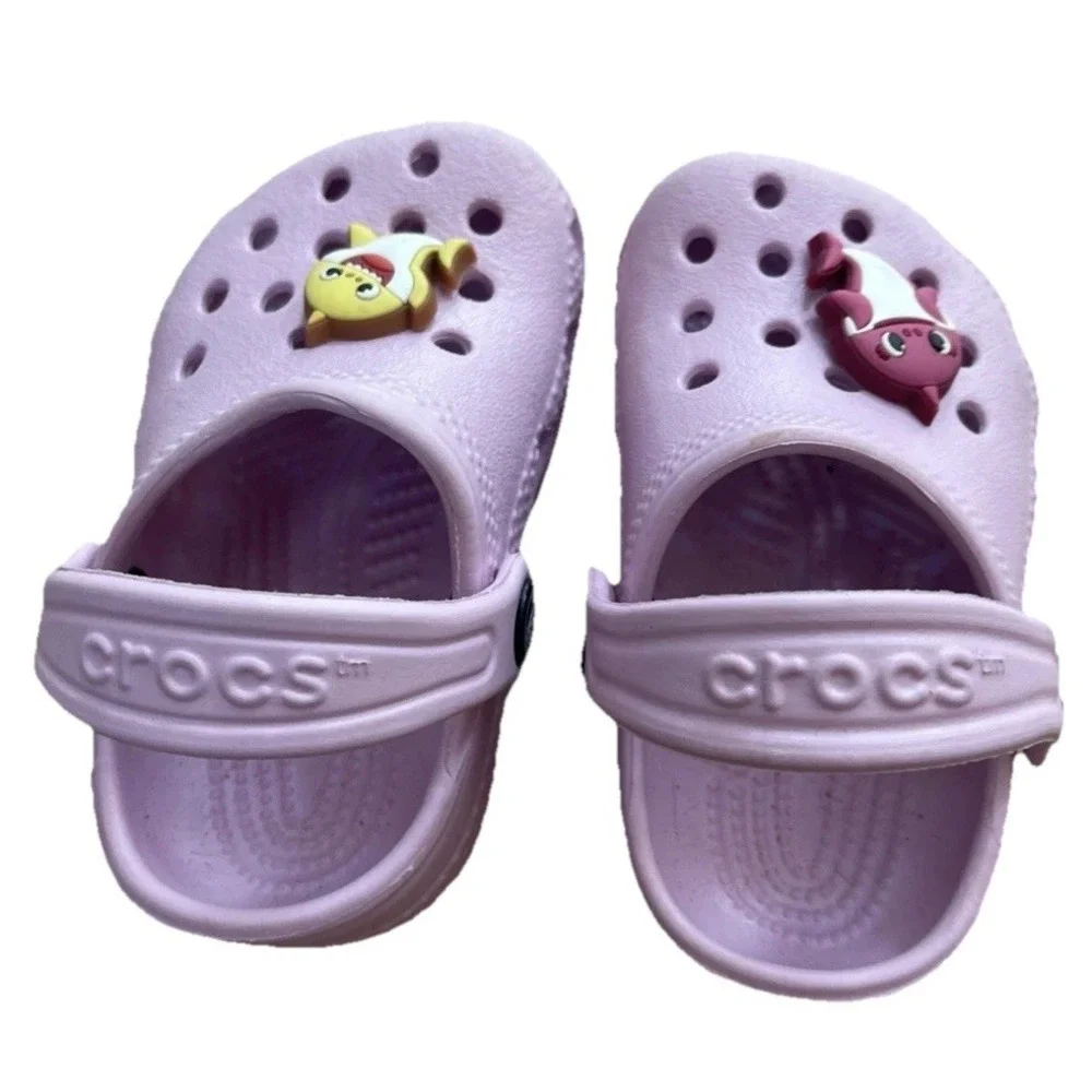 Crocs Pink Baby Size 2/3 With 2 Jibbitz Baby Shark Clogs